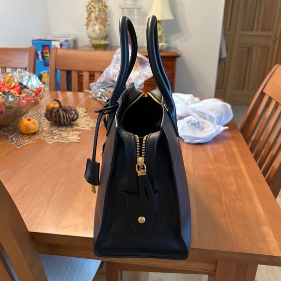 Prada Medium black Saffiano Handbag - Picture 3 of 8